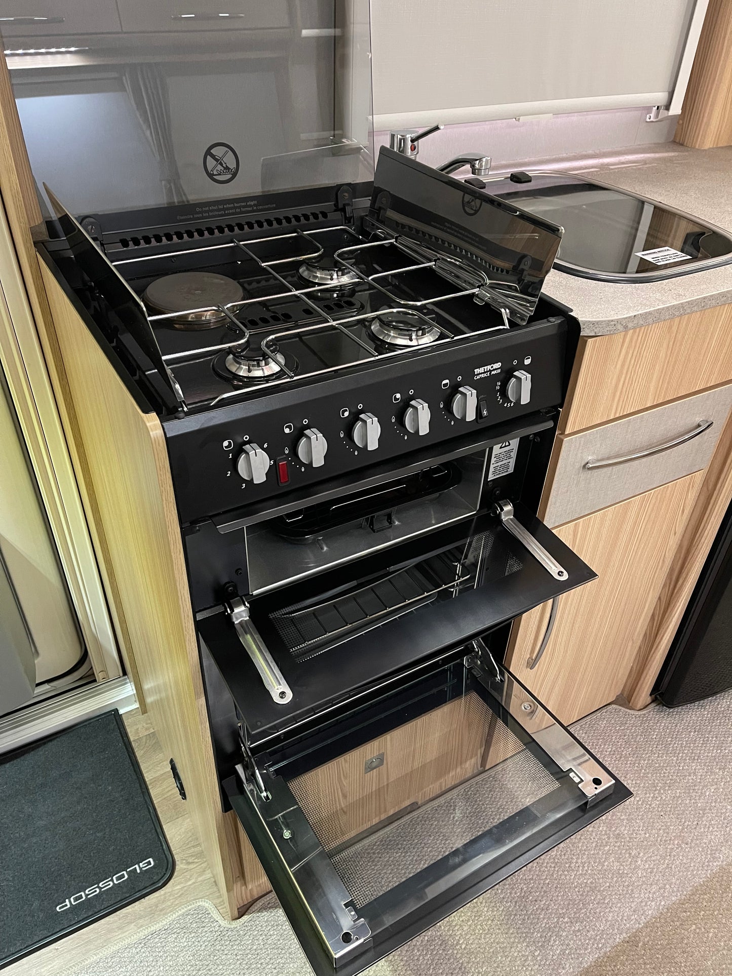COACHMAN FESTIVAL 580/5 5 Berth ‘Fixed Bunks’