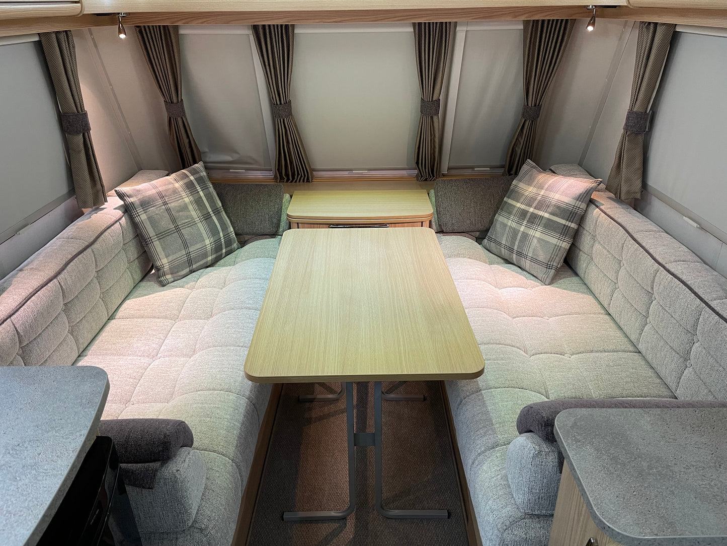 COACHMAN FESTIVAL 580/5 5 Berth ‘Fixed Bunks’