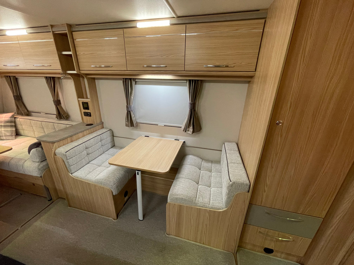 COACHMAN FESTIVAL 580/5 5 Berth ‘Fixed Bunks’
