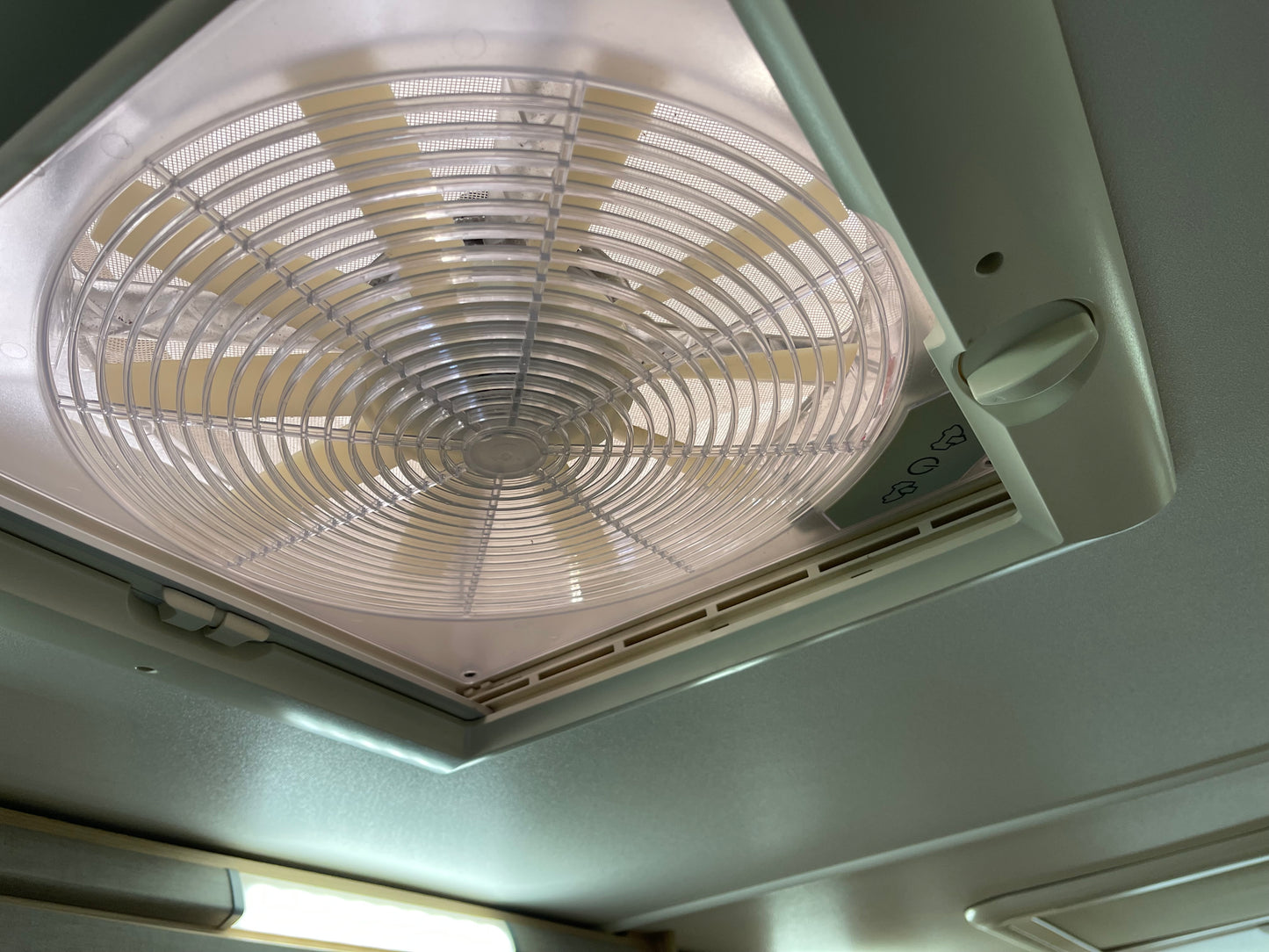 COACHMAN FESTIVAL 580/5 5 Berth ‘Fixed Bunks’
