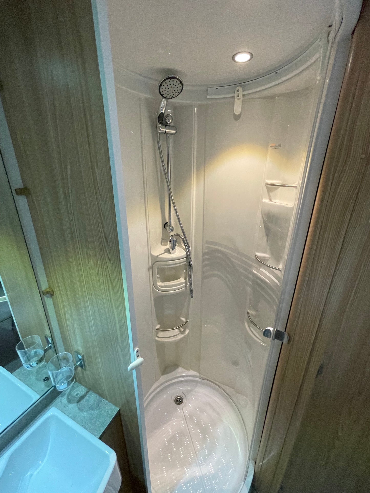 COACHMAN FESTIVAL 580/5 5 Berth ‘Fixed Bunks’